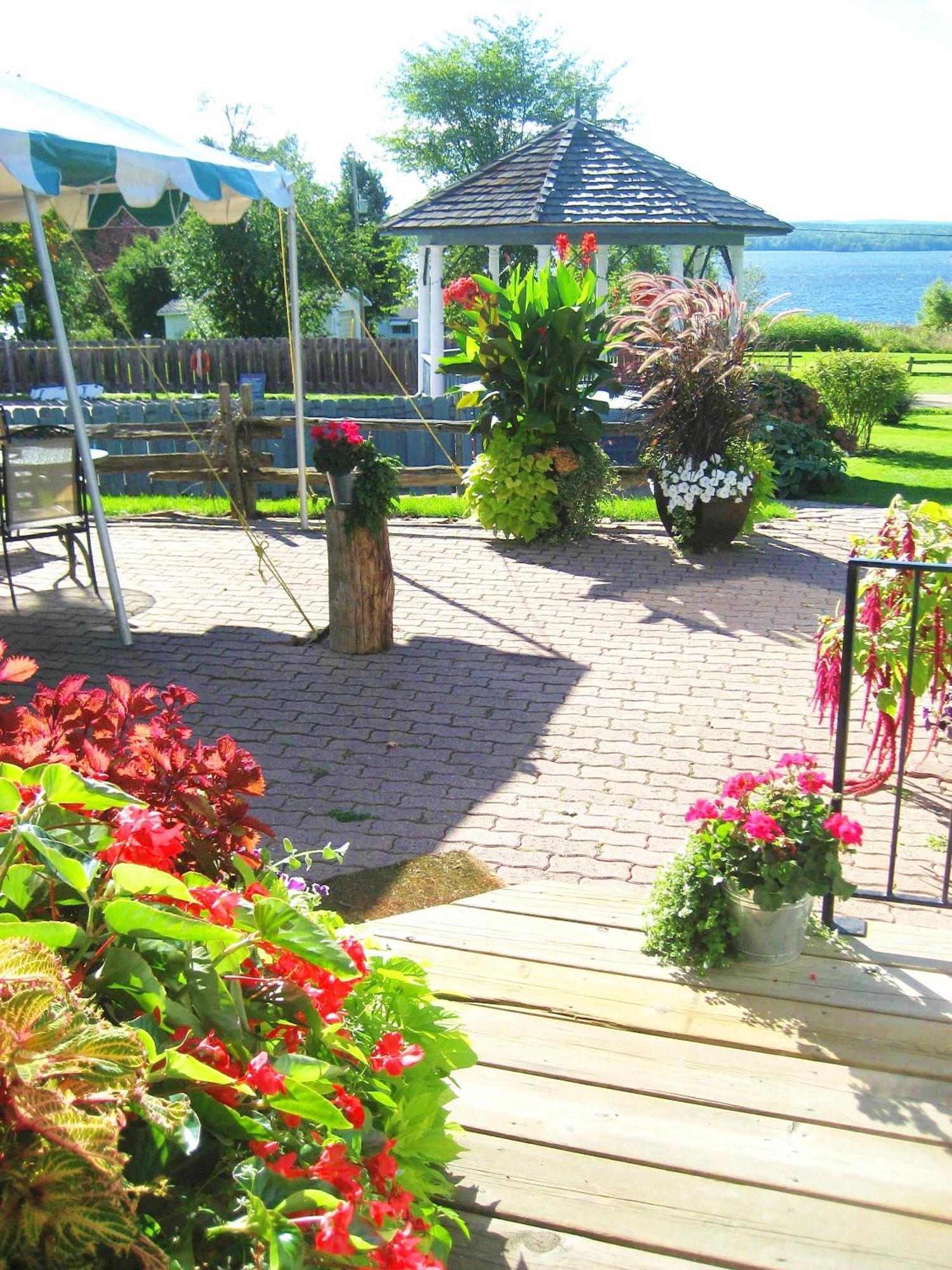 Highlands Four Season Resort Calabogie Buitenkant foto