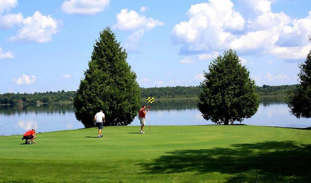 Highlands Four Season Resort Calabogie Buitenkant foto