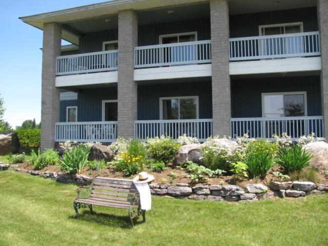 Highlands Four Season Resort Calabogie Buitenkant foto